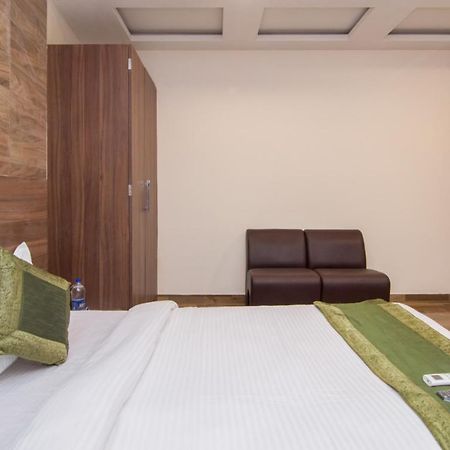 Treebo Trend Bipin International Hotell Lucknow Exteriör bild
